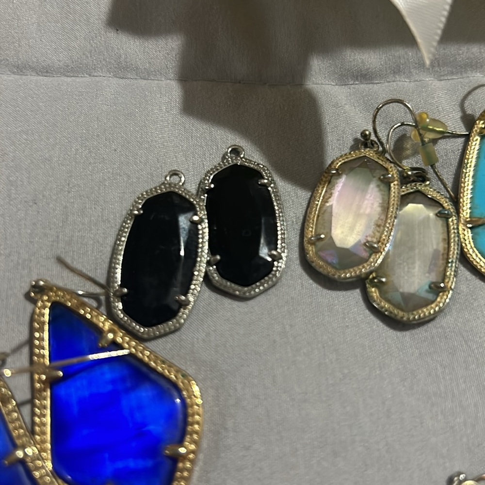 Kendra Scott earrings - Picture 2 of 3